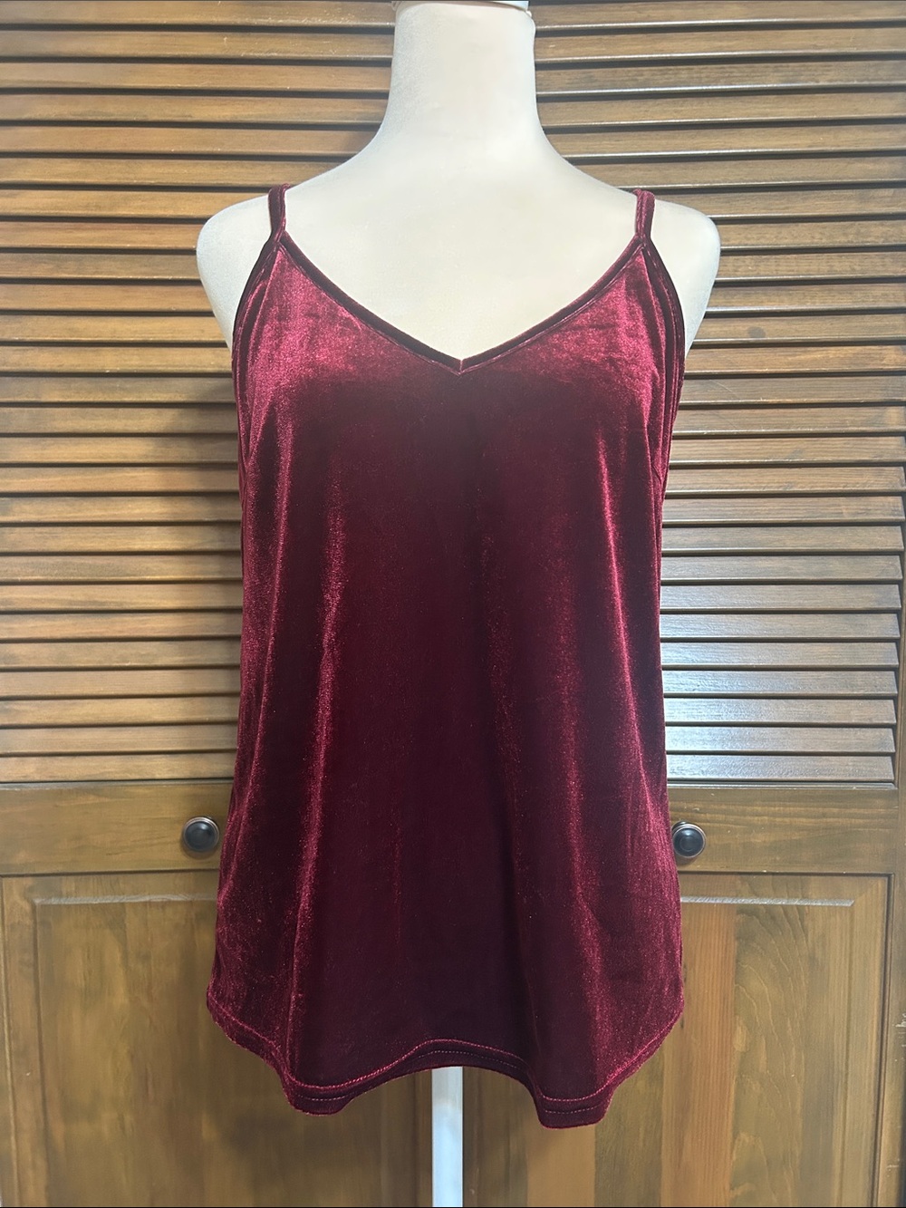 Velvet V-Neck Spaghetti Strap Camisole Tank Top - Burgundy Size M